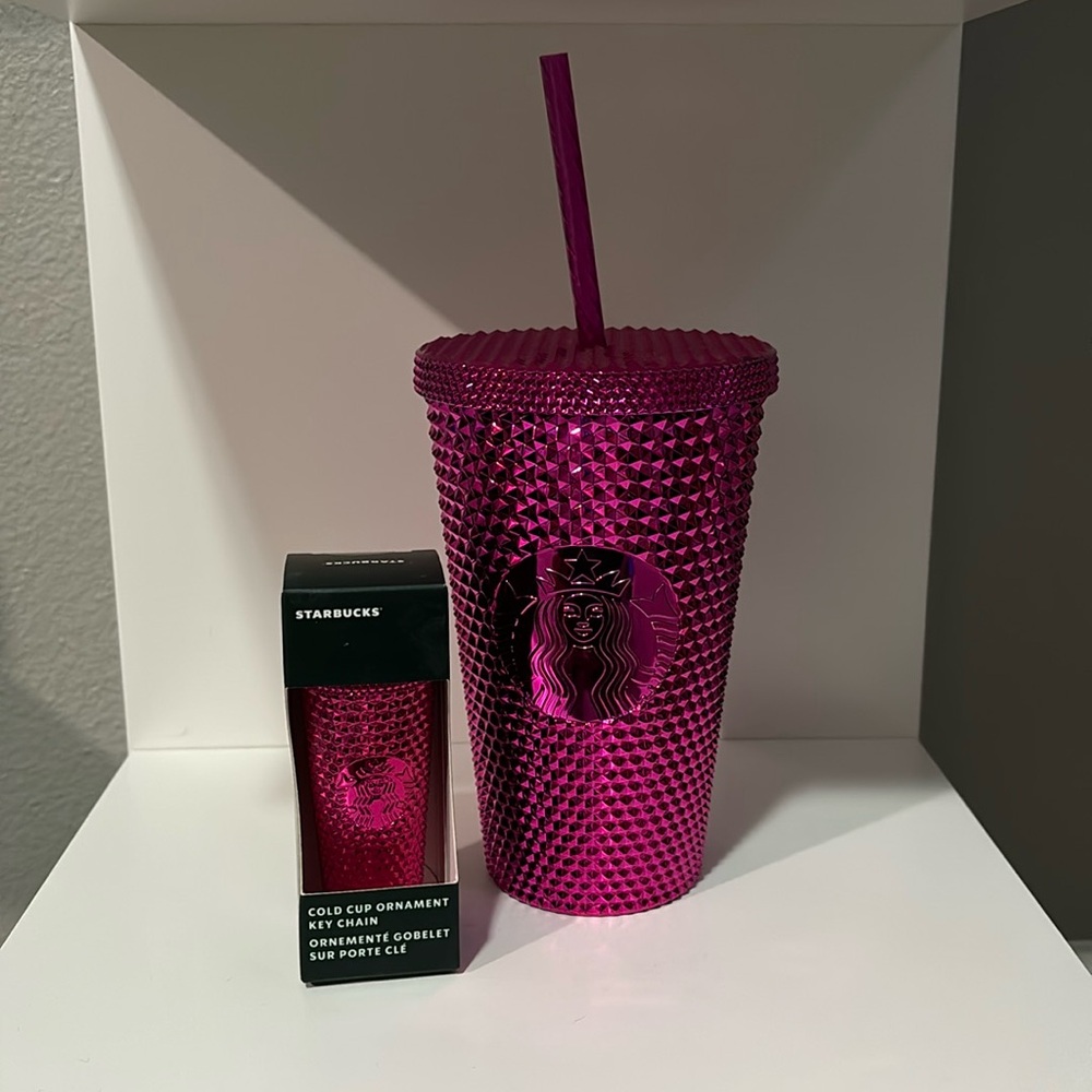 Starbucks cup and keychain